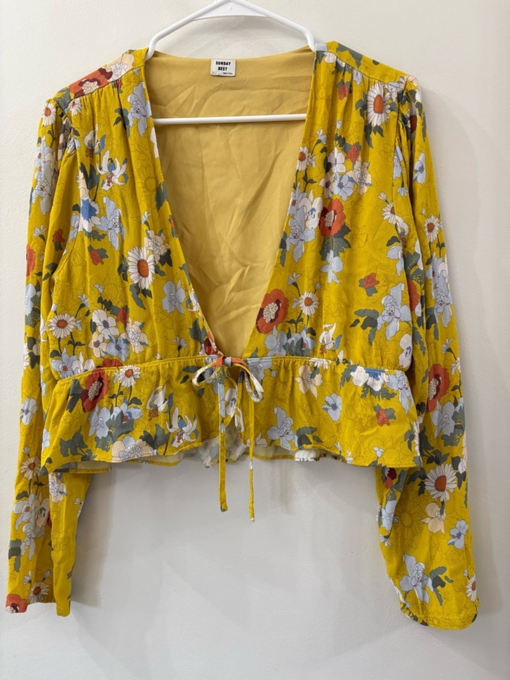 Sunday Best - Aritzia - Yellow Floral Tie-Front Cropped Blouse - large